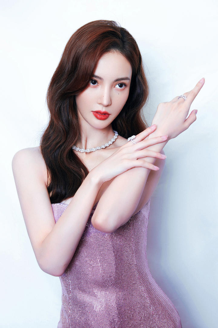 性感妖娆的美女明星金晨高清写真大图