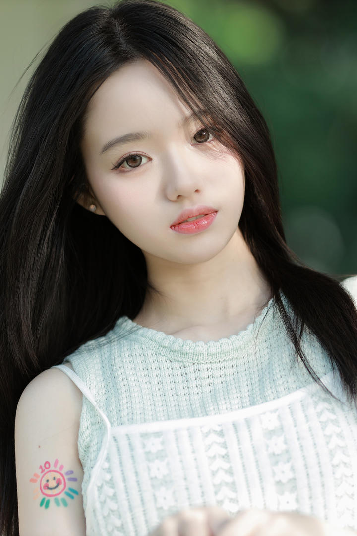 高颜值网红脸可爱女生唯美手机壁纸图片