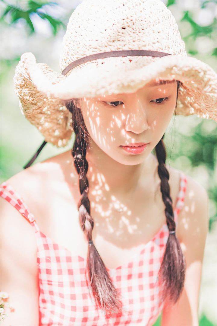 超高清阳光下的清纯美女图片