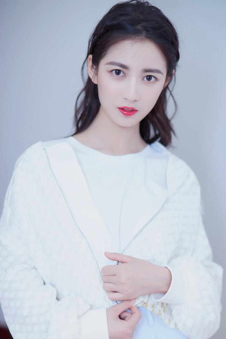 海量精选美女明星壁纸陈钰琪图片
