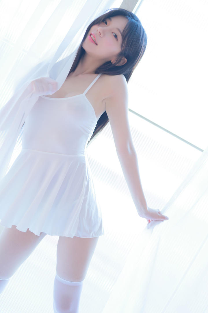 韩国第一美女主播李素英写真集下载