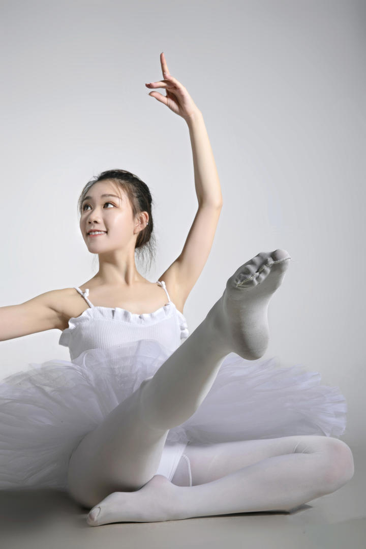 美女舞蹈老师琪琪高清写真套图
