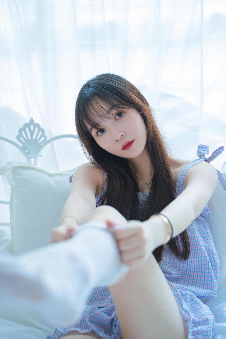 穿丝袜的国内清纯美女学生图片