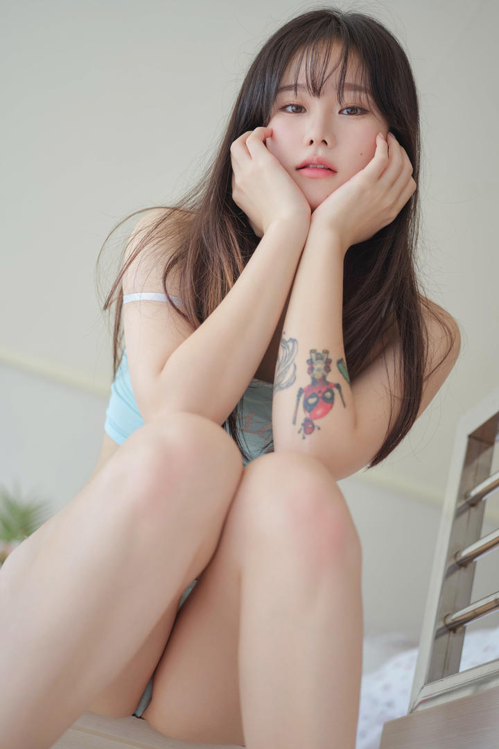 [首尔纯欲天花板]韩系初恋脸少女居家写真图片