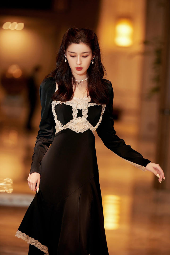 穿着礼服的新疆美女明星专辑哈尼克孜图片