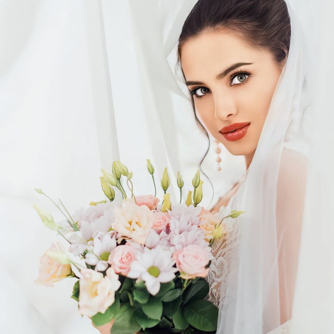 唯美婚纱女生图片