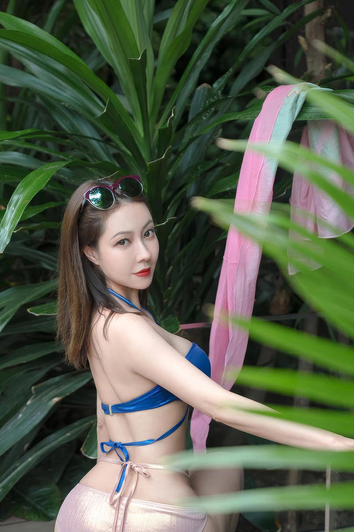 精品亚洲AV国产999比基尼美女
