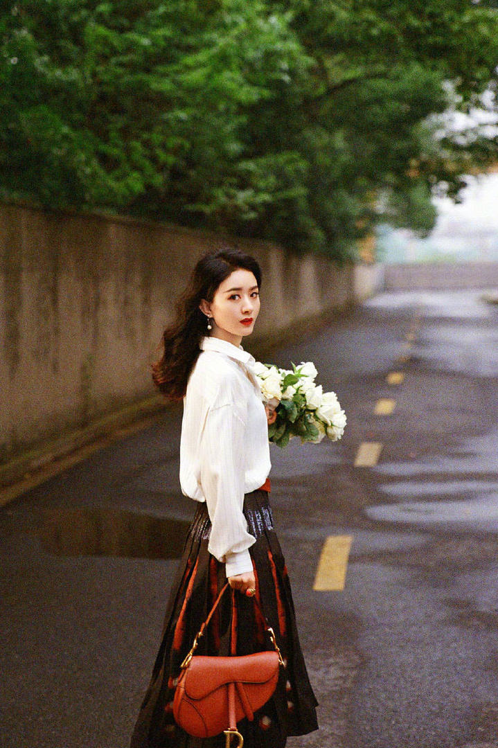 赵丽颖复古靓丽写真图片
