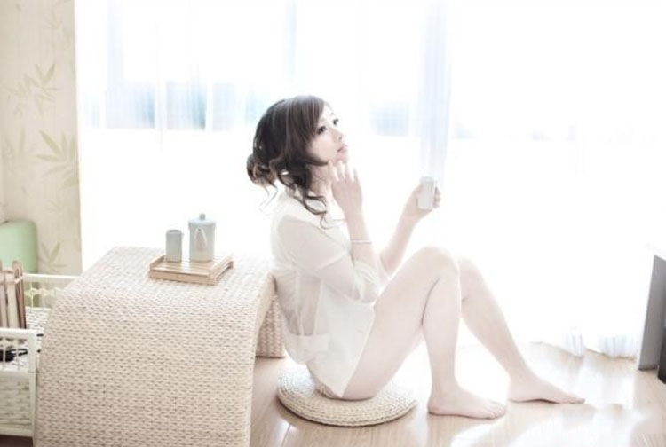 凌凌和Vivi 双人内衣