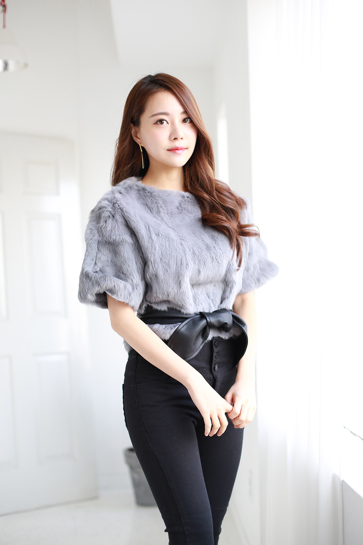 高清韩国甜美的气质美女明星金敏英图片