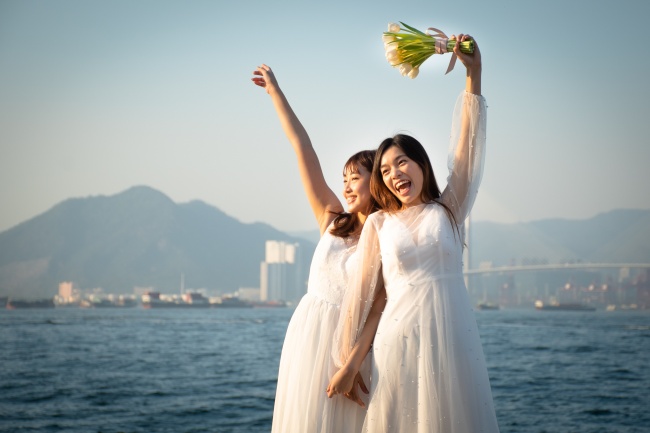 日韩美女闺蜜图片