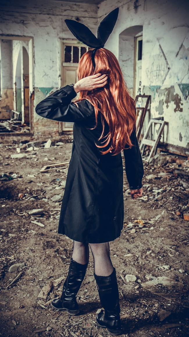 镂空渔网丝袜美女图片