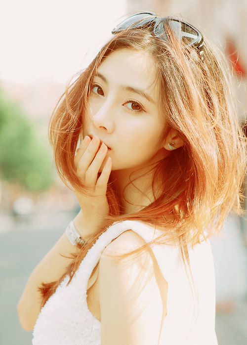 高挑气质美女外滩游玩随拍