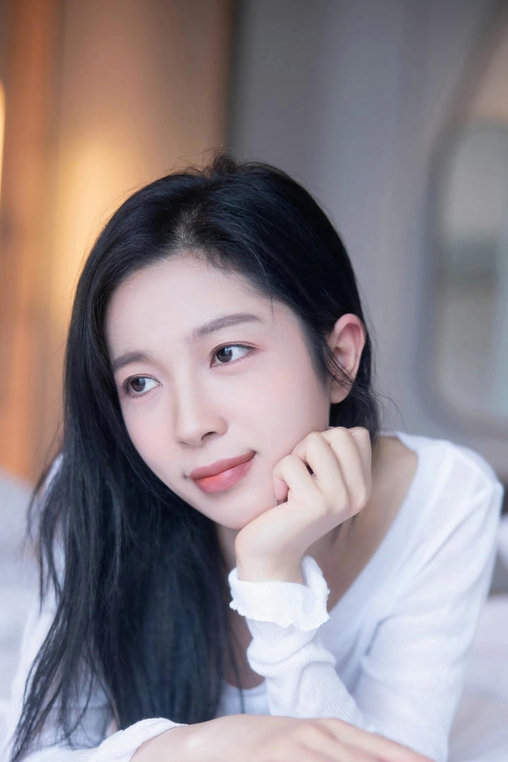 秀人网漂亮气质美女模特茜茜特写图片