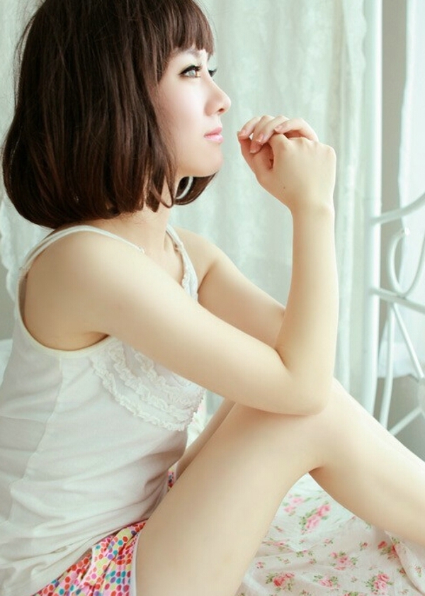 萝莉美眉清纯魅力室内纯情写真