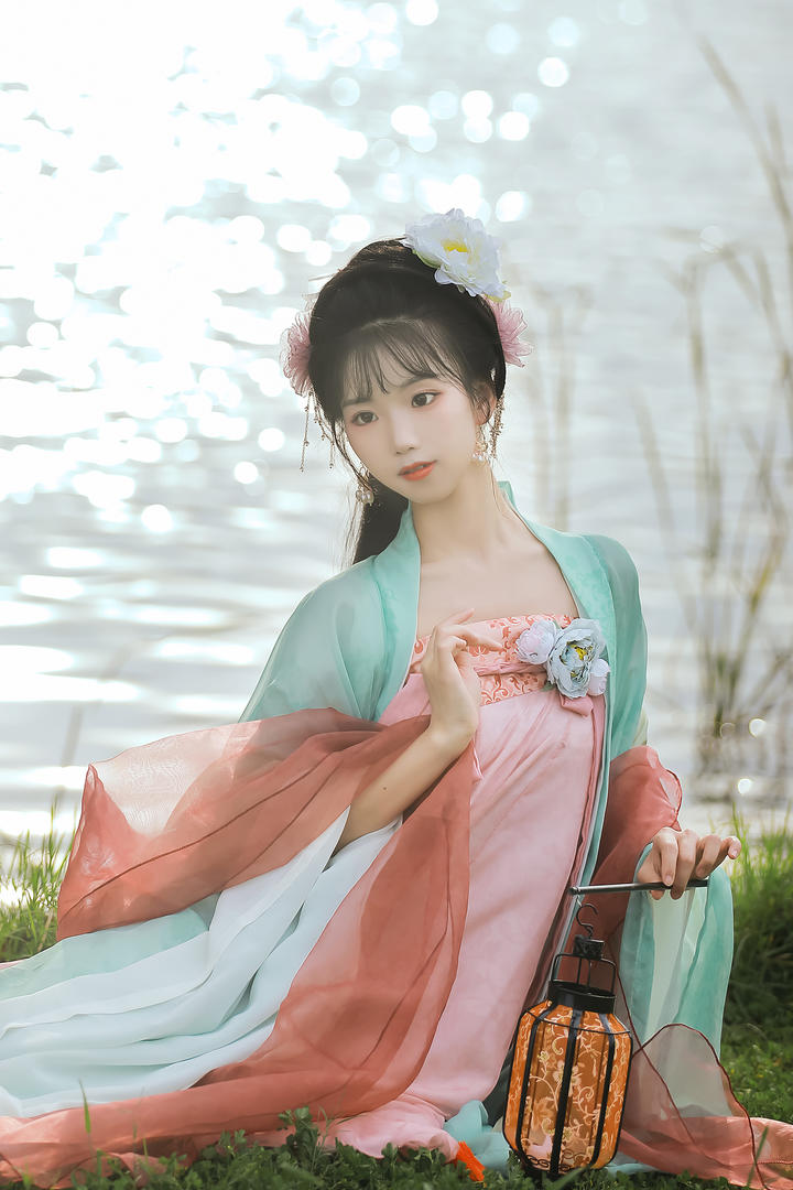 甜美古装美女主播图片