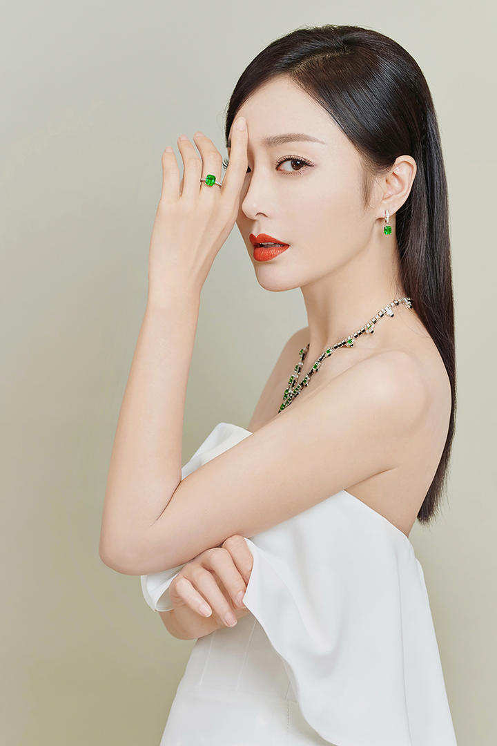 气质女明星秦岚写真图片