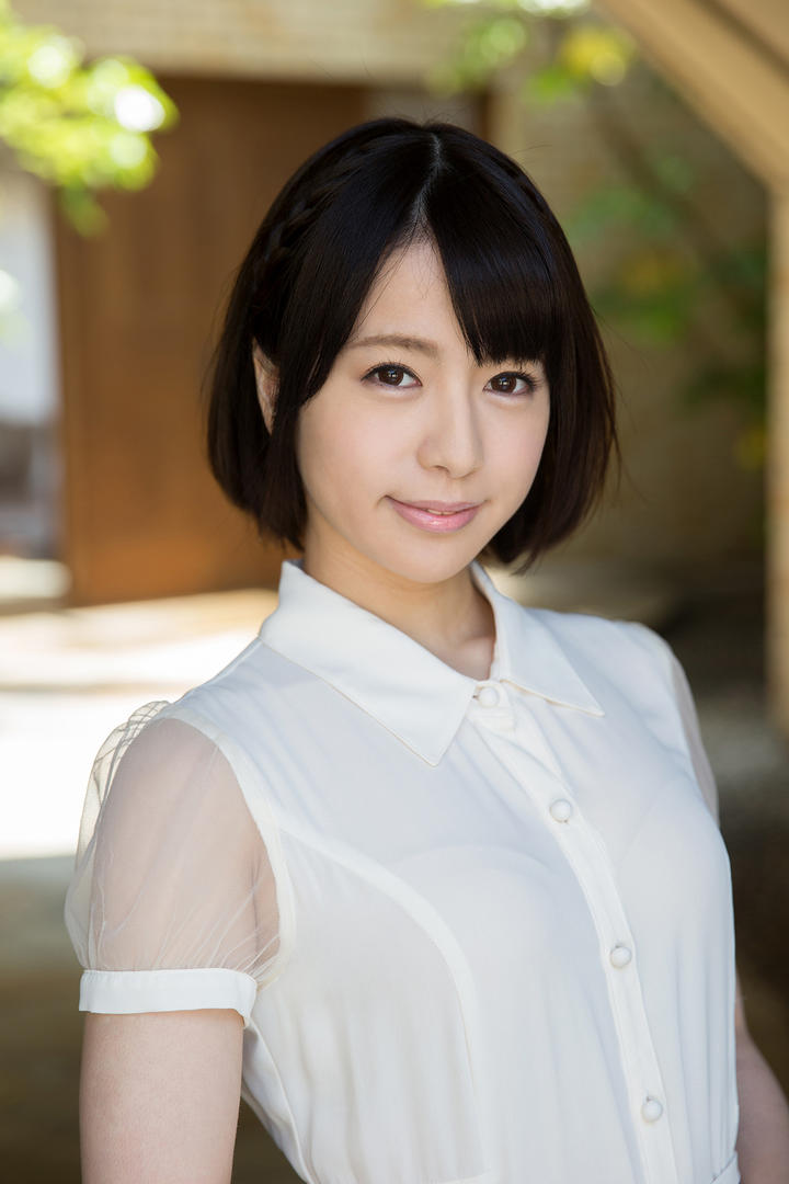 丰满日本美女图片