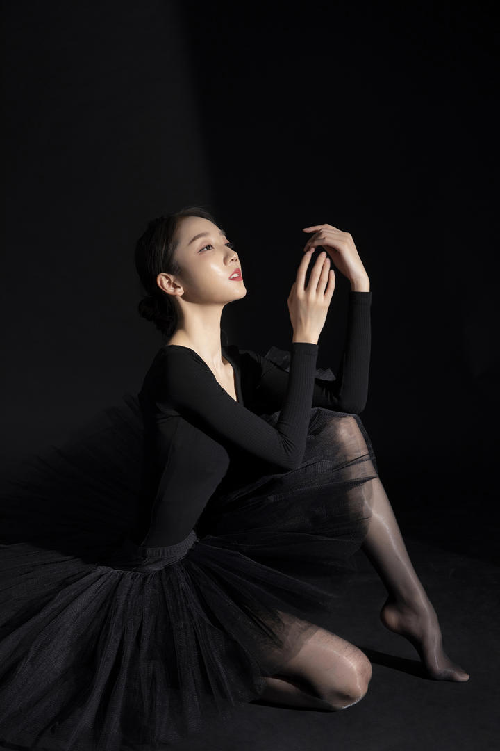 唯美人体艺术舞蹈老师清清黑丝写真图片