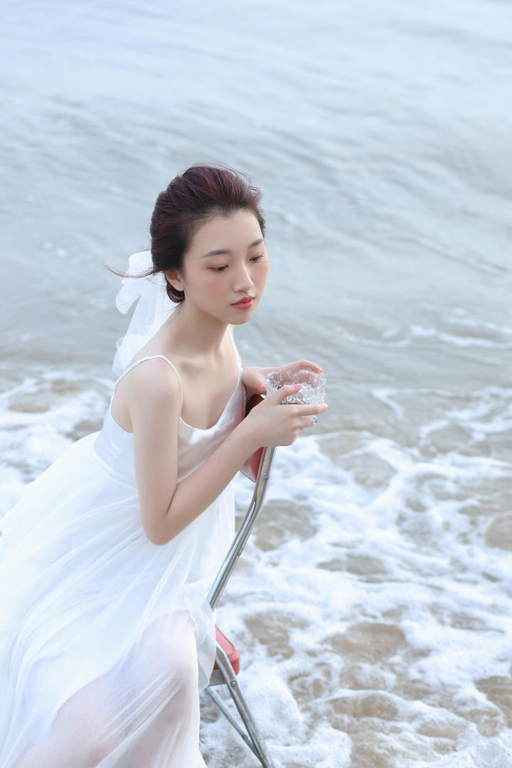 海边清纯温柔女生唯美摄影写真图片