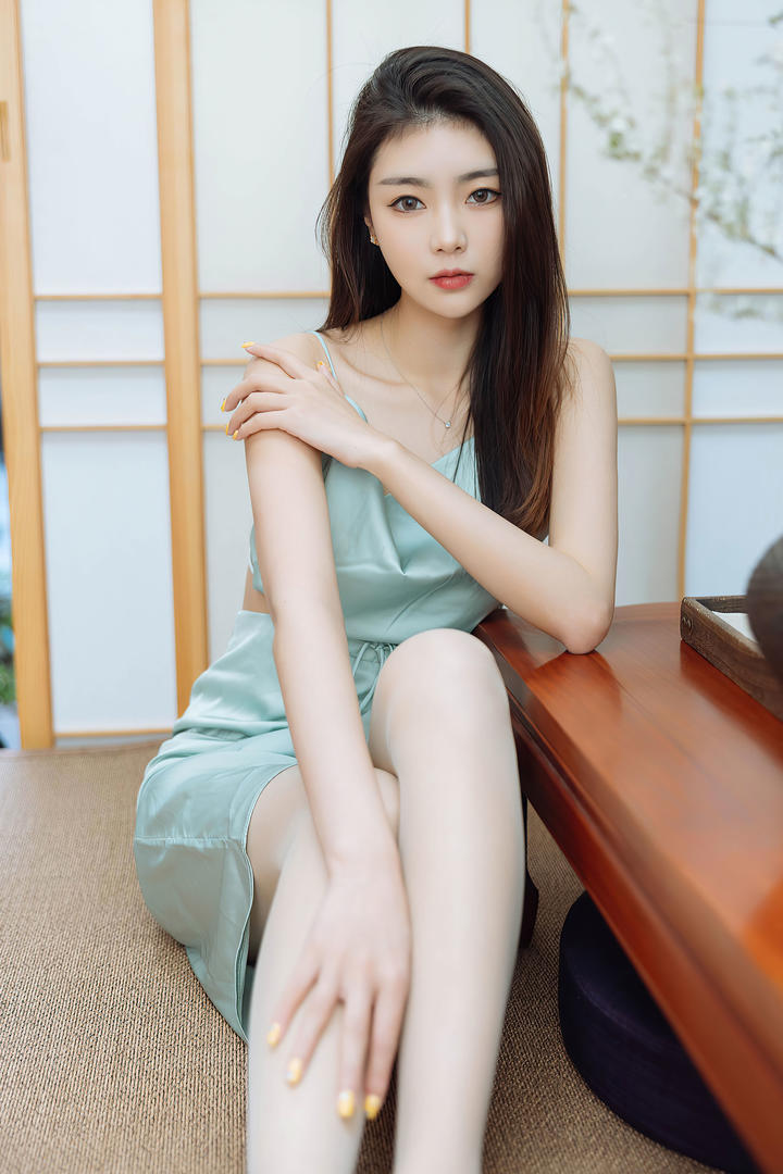 国内唯美清纯女神可樂睡衣照写真套图