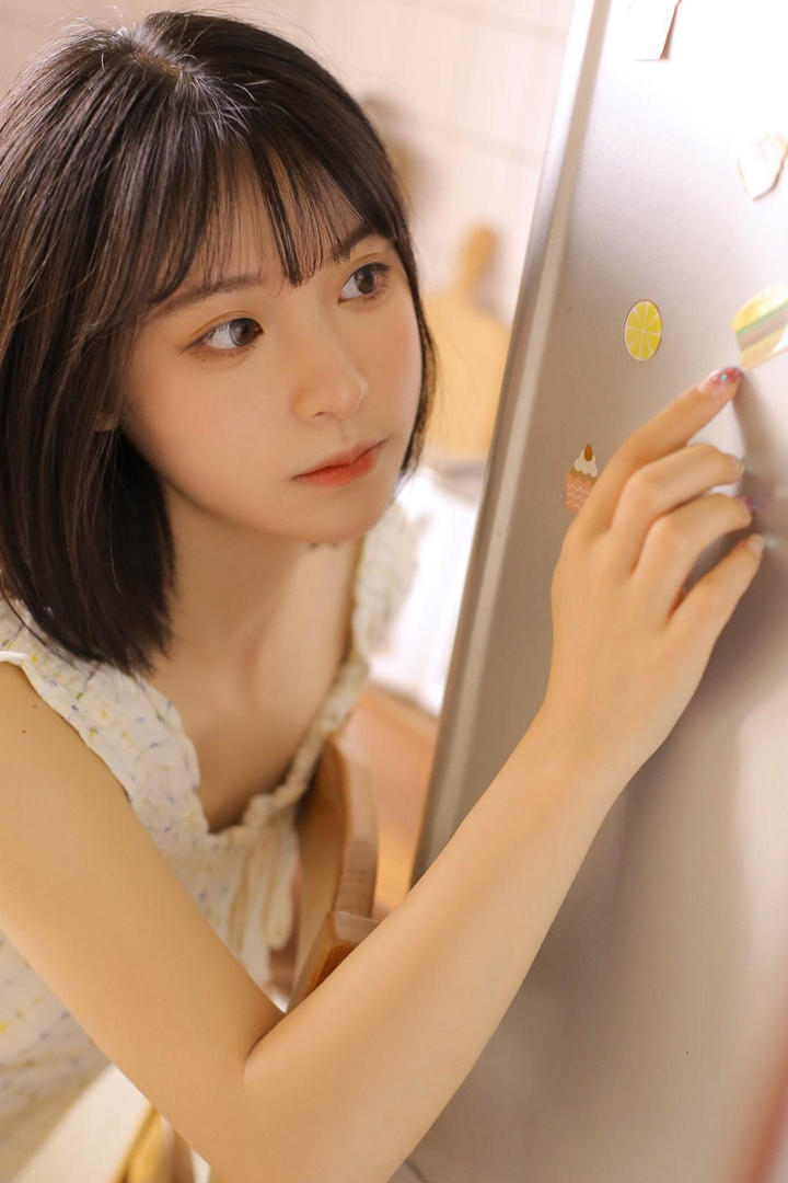 高清清纯短发美女特写