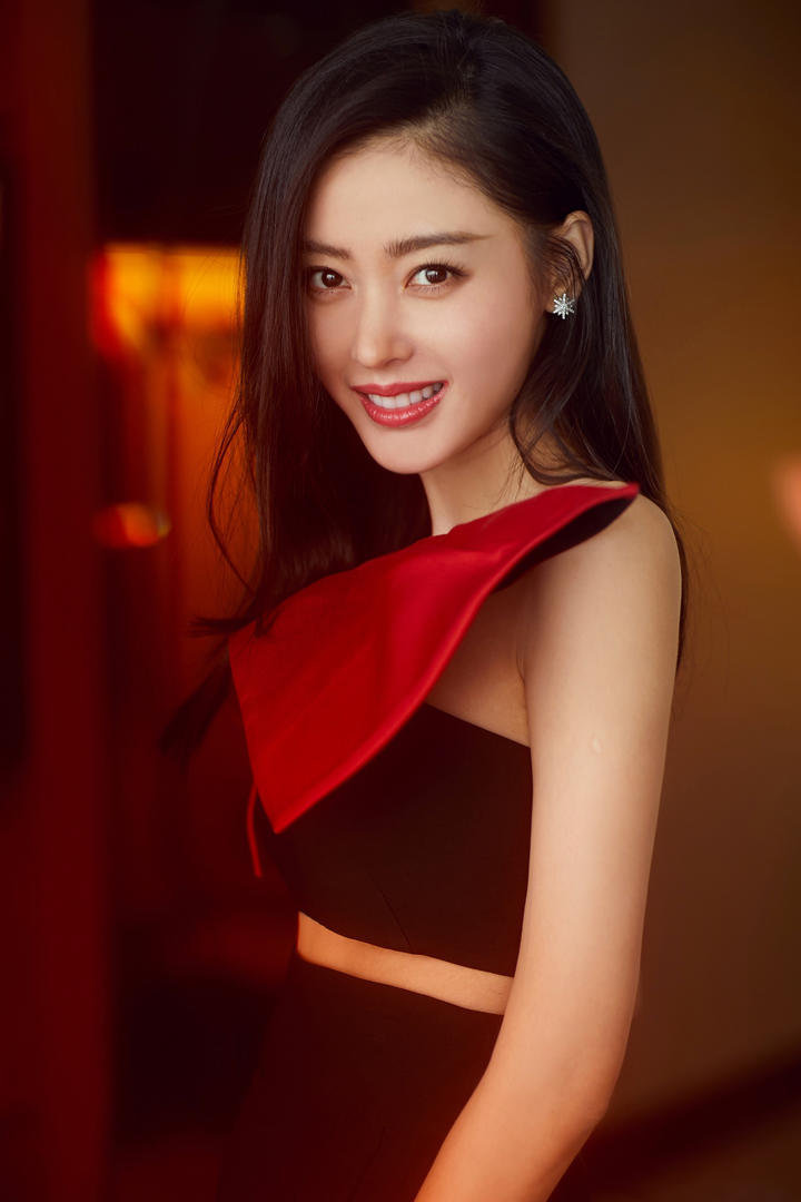 亚洲美女明星图片大全