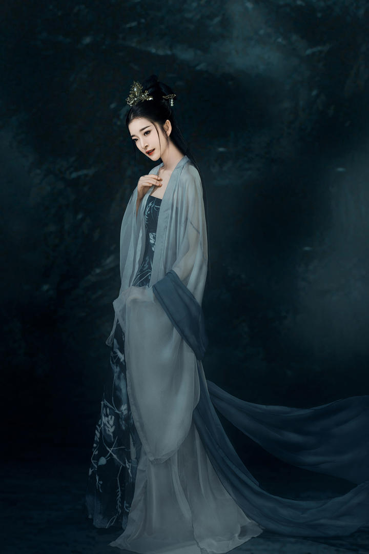 唯美清纯古装美女艺术摄影图片