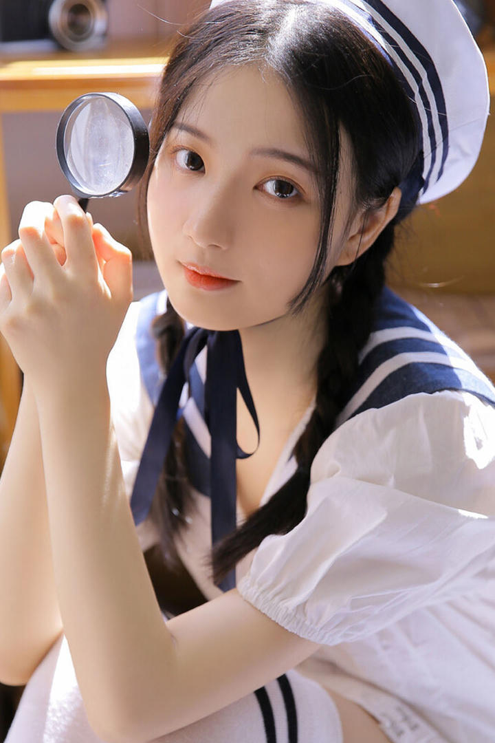 极品颜值清纯可爱制服美女写真图片