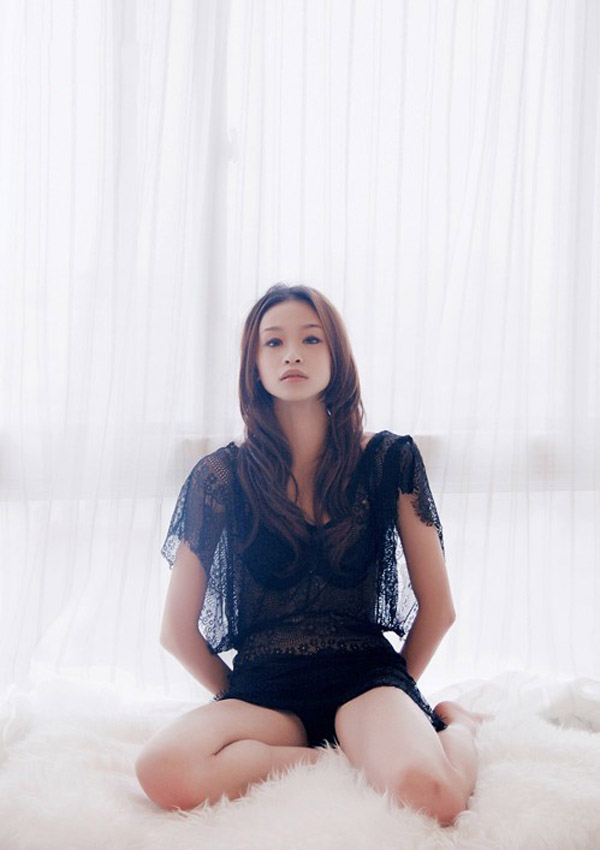 可爱若溪蕾丝私房照