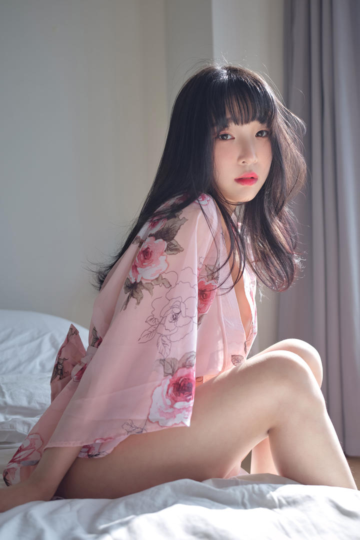 亚洲精品久久国产睡衣美女高清壁纸图片大全