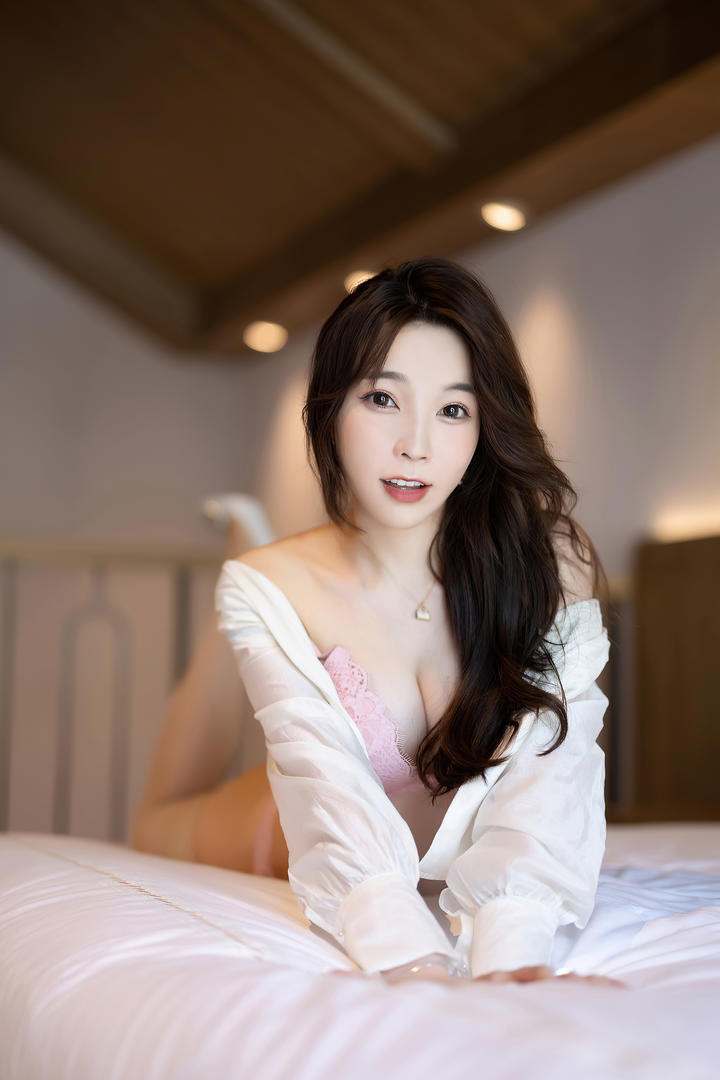 和温柔体贴的漂亮女友徐莉芝酒店开房私拍图片