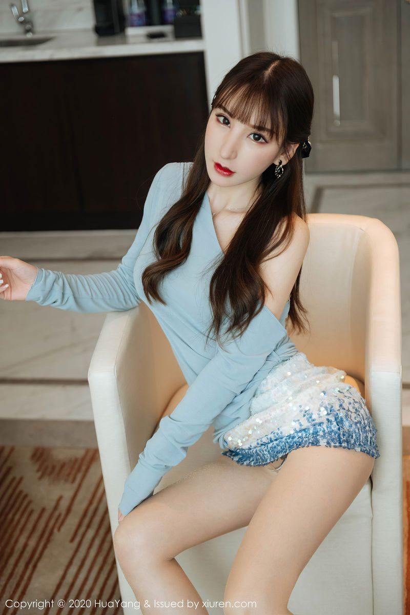 花漾Show性感女神周于希Sandy朦胧丝袜亮晶短裙妩媚写真