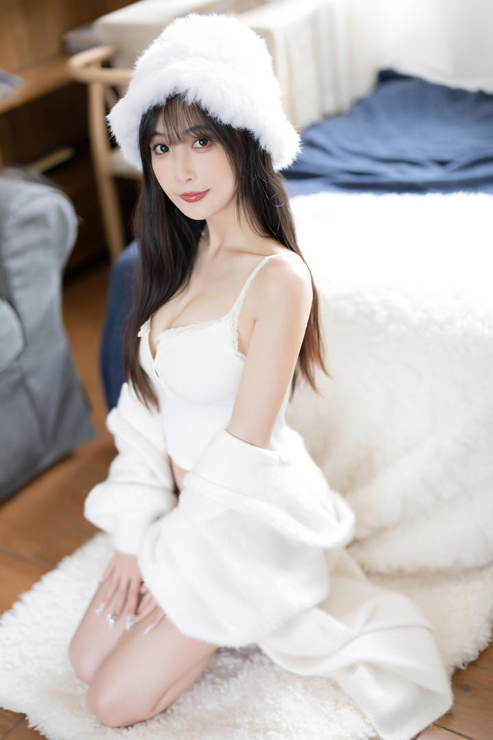 牛奶般丝滑的肌肤美女国模林星阑性感照片