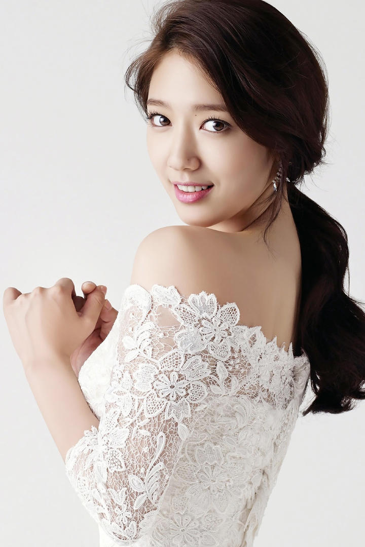 韩国美女朴信惠背部裸体图片