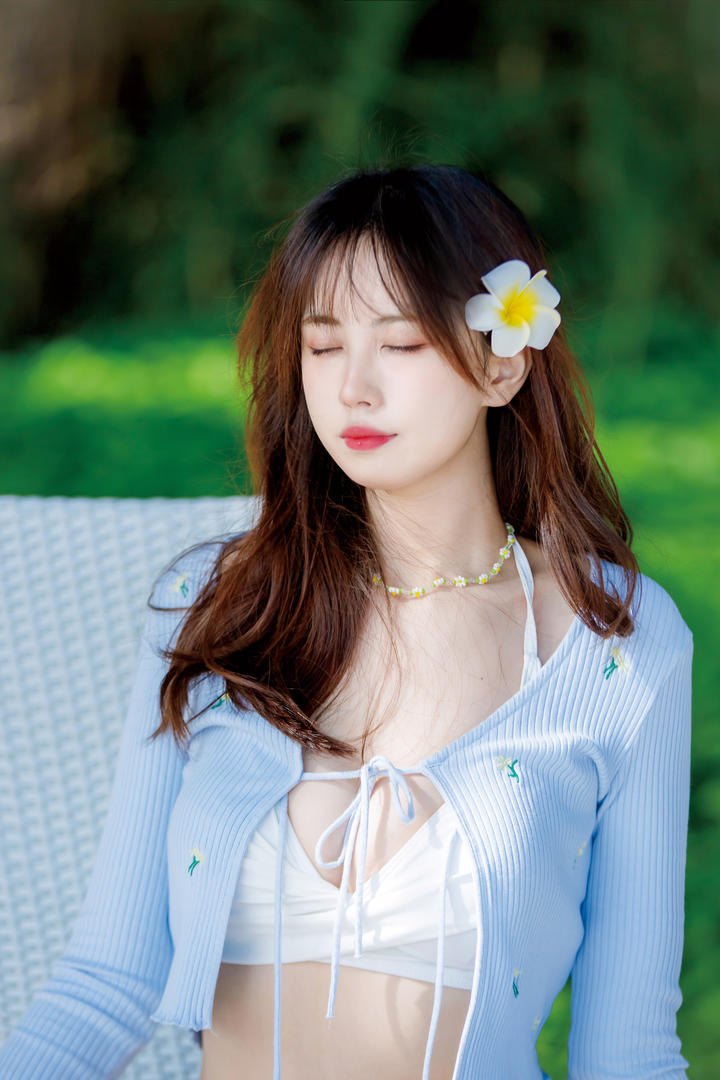 清纯大胸比基尼美女唯美摄影写真图片