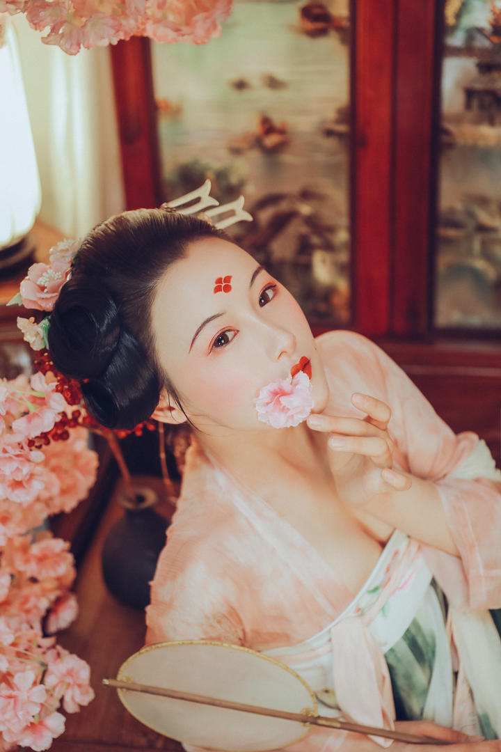 唐朝公主古装美女艺术摄影写真图片