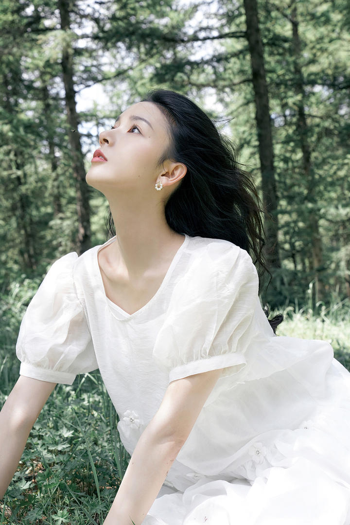 清纯的美女明星陈瑶初图片