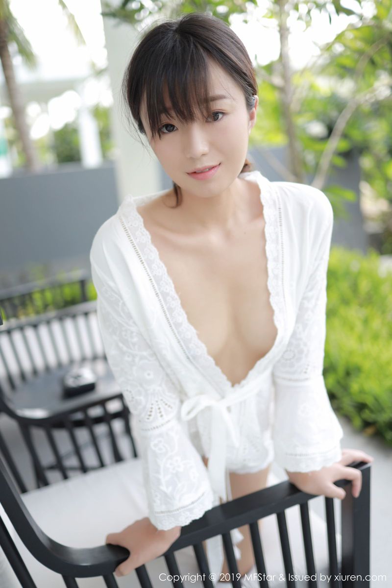 模范学院美女模特仓井优香白色蕾丝越南性感第一套旅拍