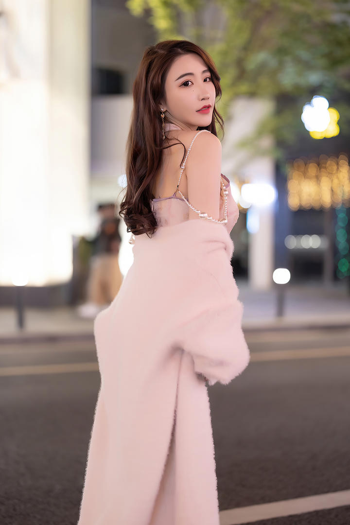 街拍美女绯月樱高清写真图片