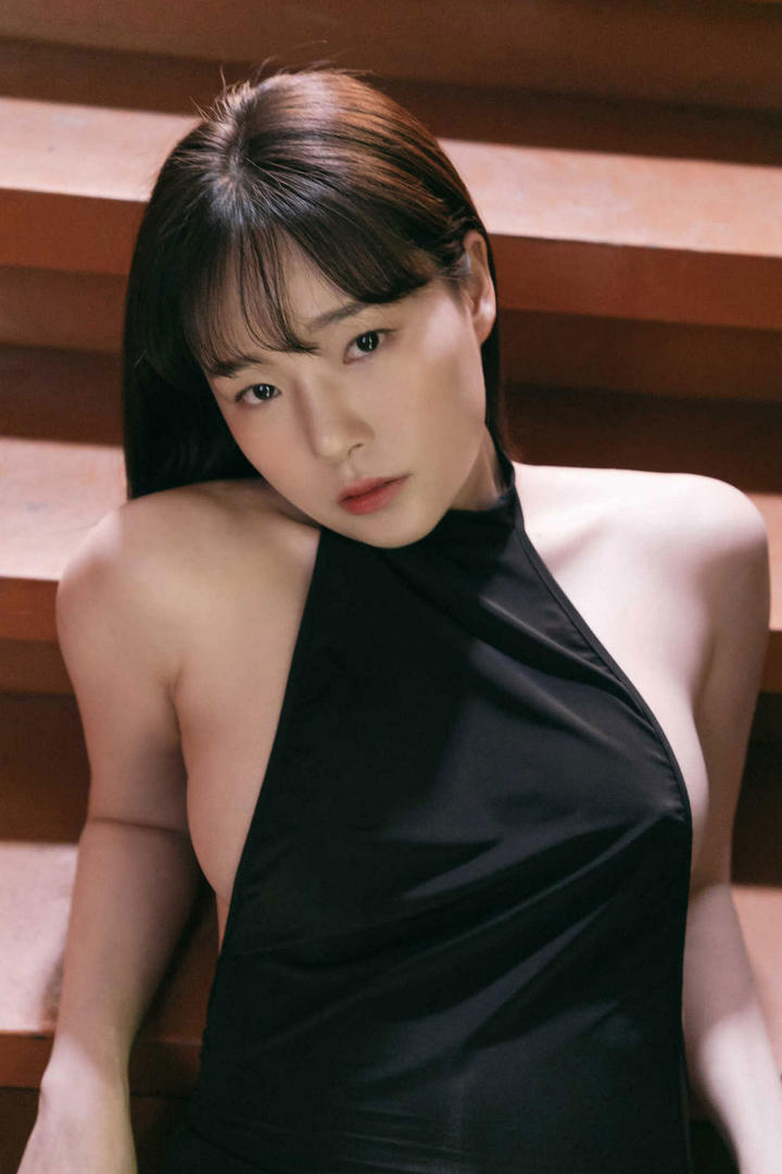 高颜值超短裙美女大图