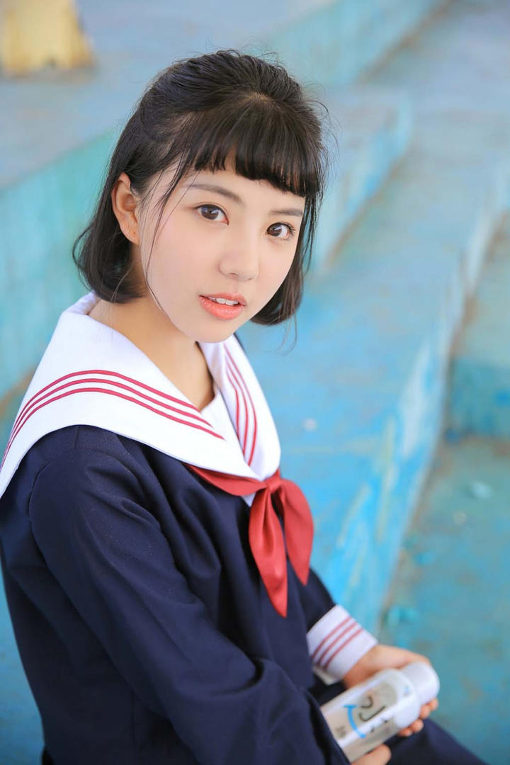 4K高清穿校服的甜美女生头像图片大全