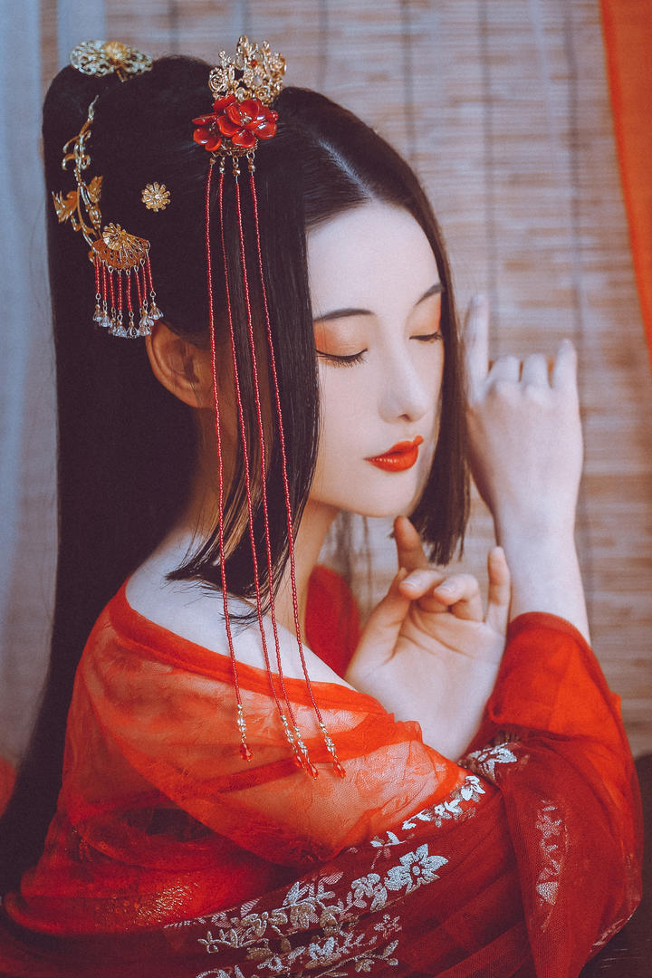 穿古代汉服艺术摄影的古装美女图片