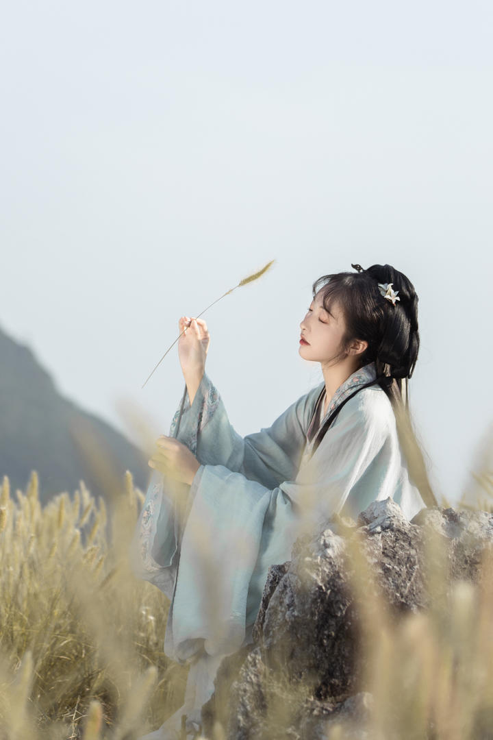 超高清国潮古装汉服美女户外摄影写真图片