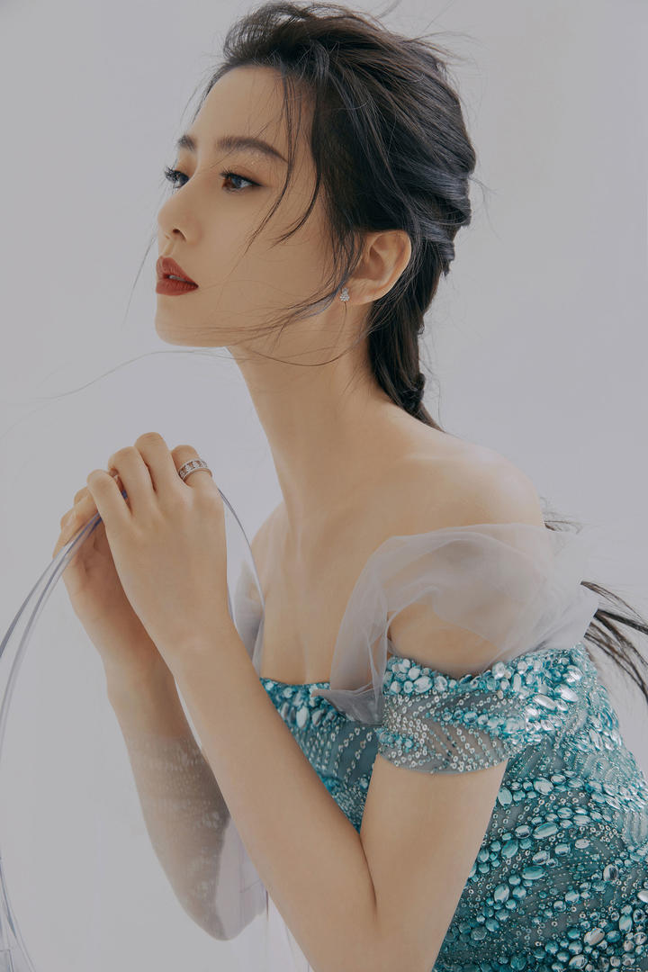 极品神仙颜值的女明星刘诗诗高清侧脸图片