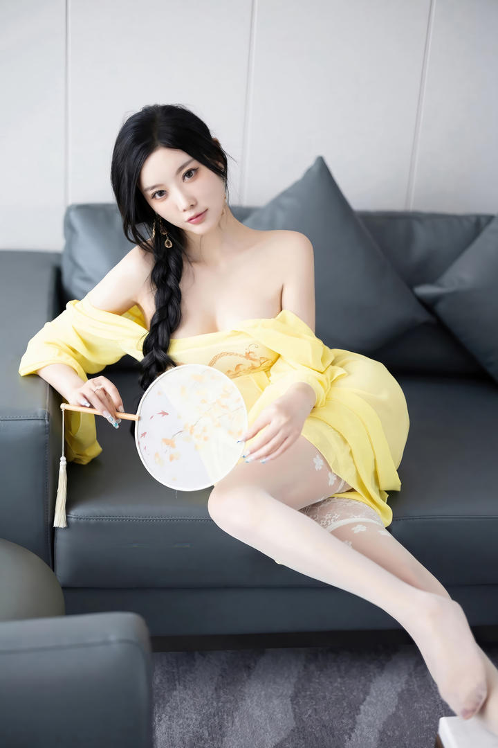 90后美女国模杨晨晨大尺度性感照片下载