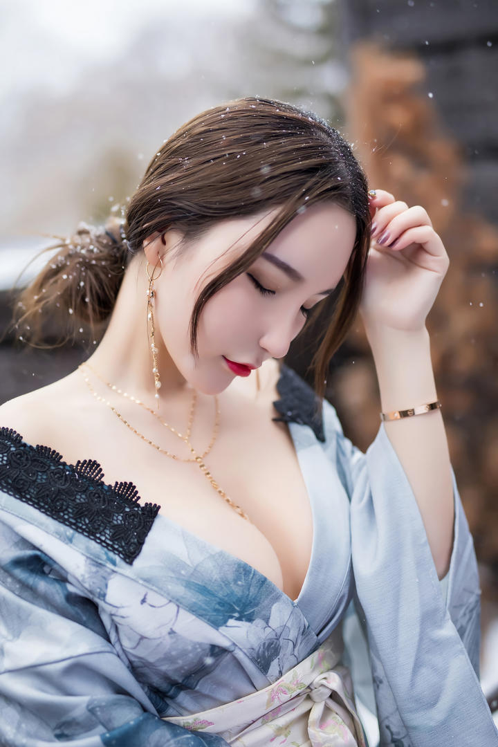 和服古装美女模特性感高清大图