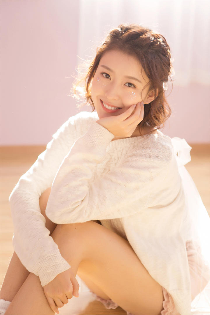 国产清纯可爱女生壁纸高清大图