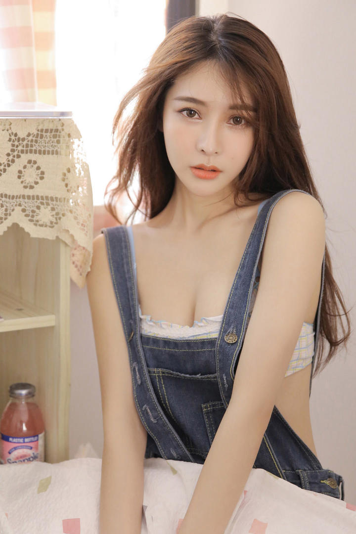 高清极品清纯性感女神写真