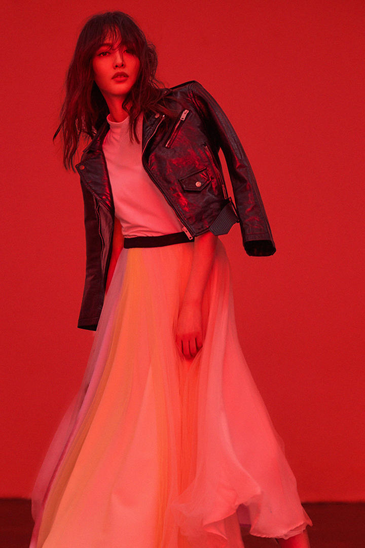 气质美女唐嫣艺术写真